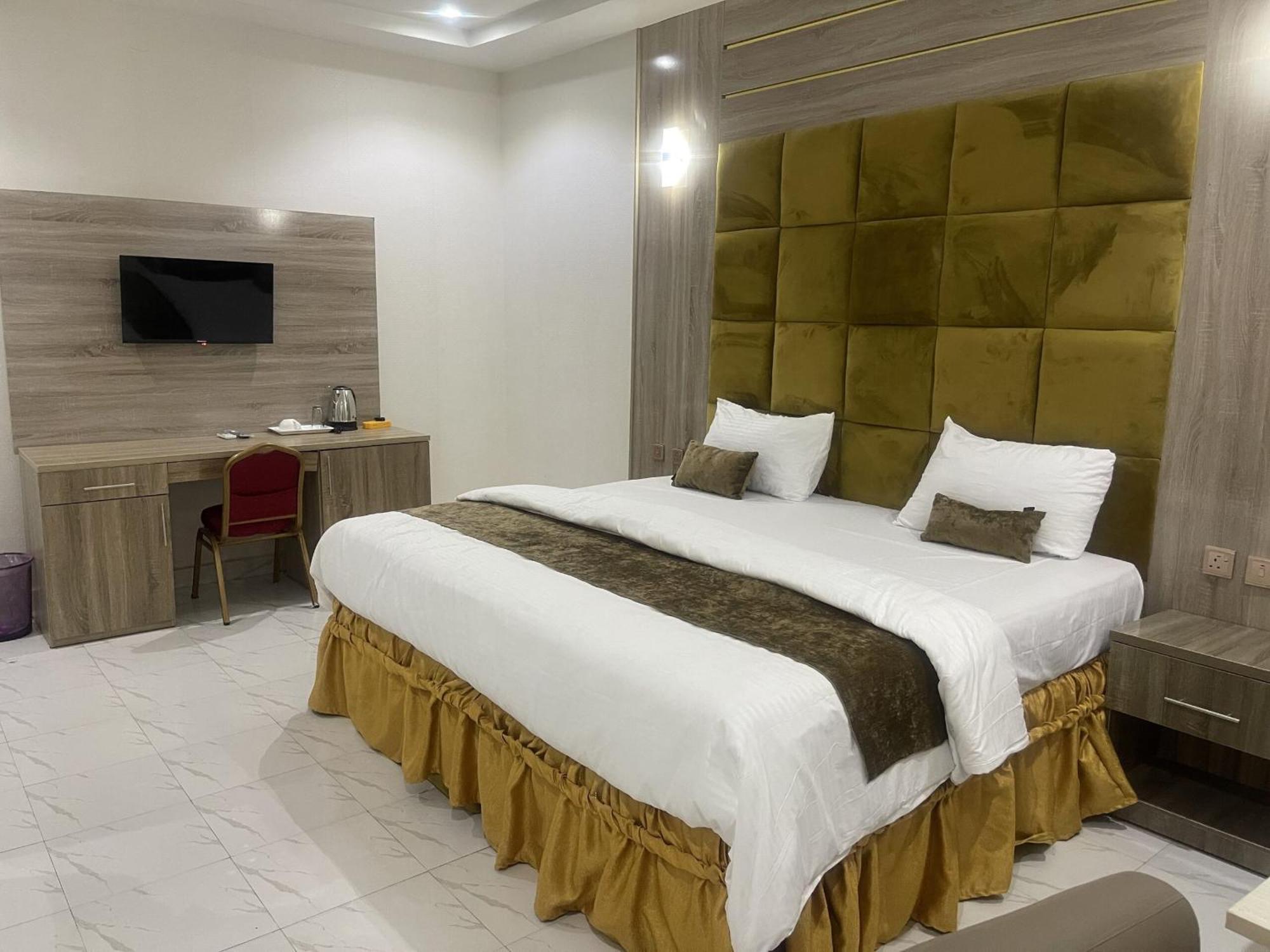 Murphy'S Mansion Resort Umuahia Kültér fotó